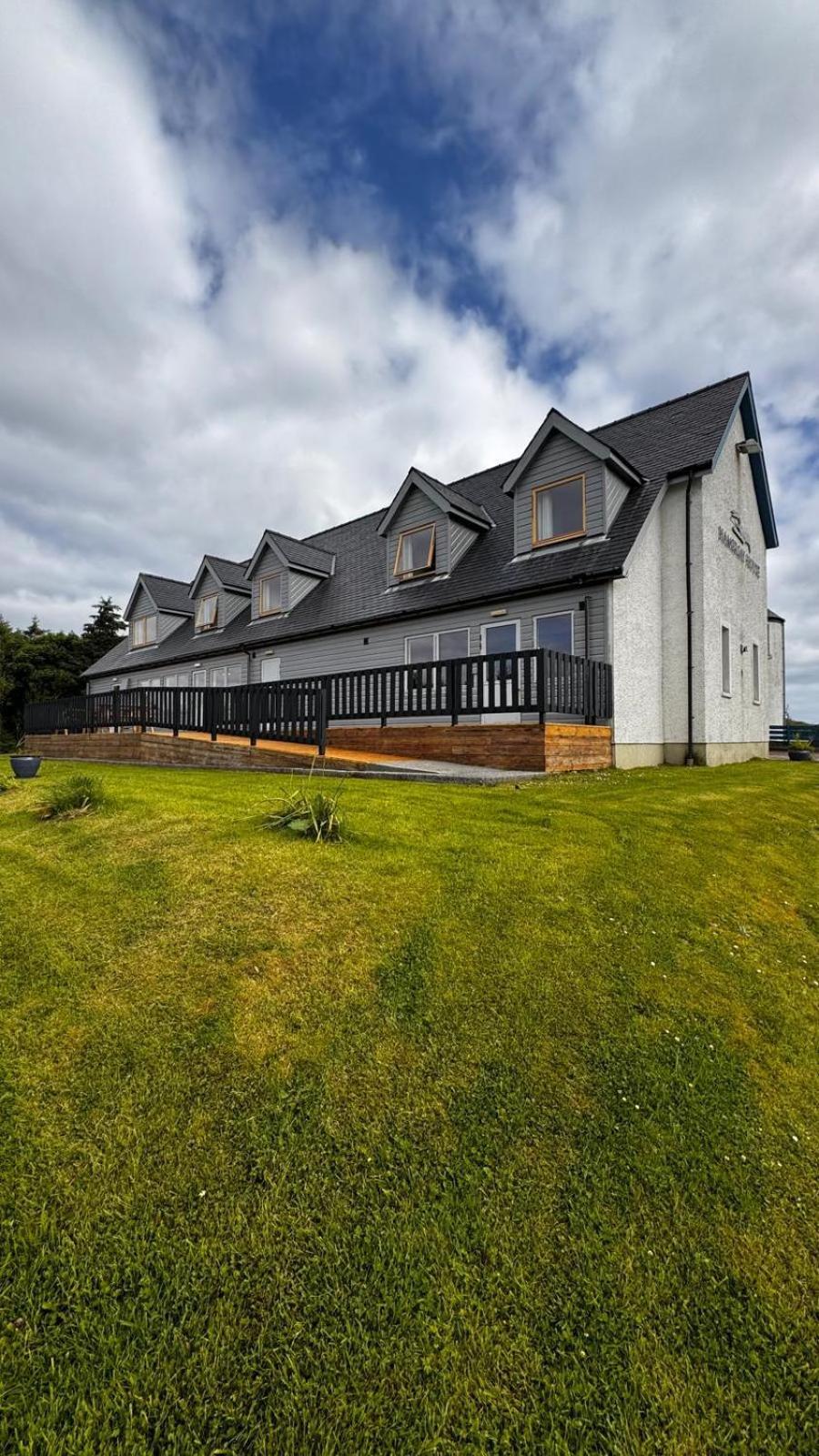 Hamersay Hotel Lochmaddy Exterior photo